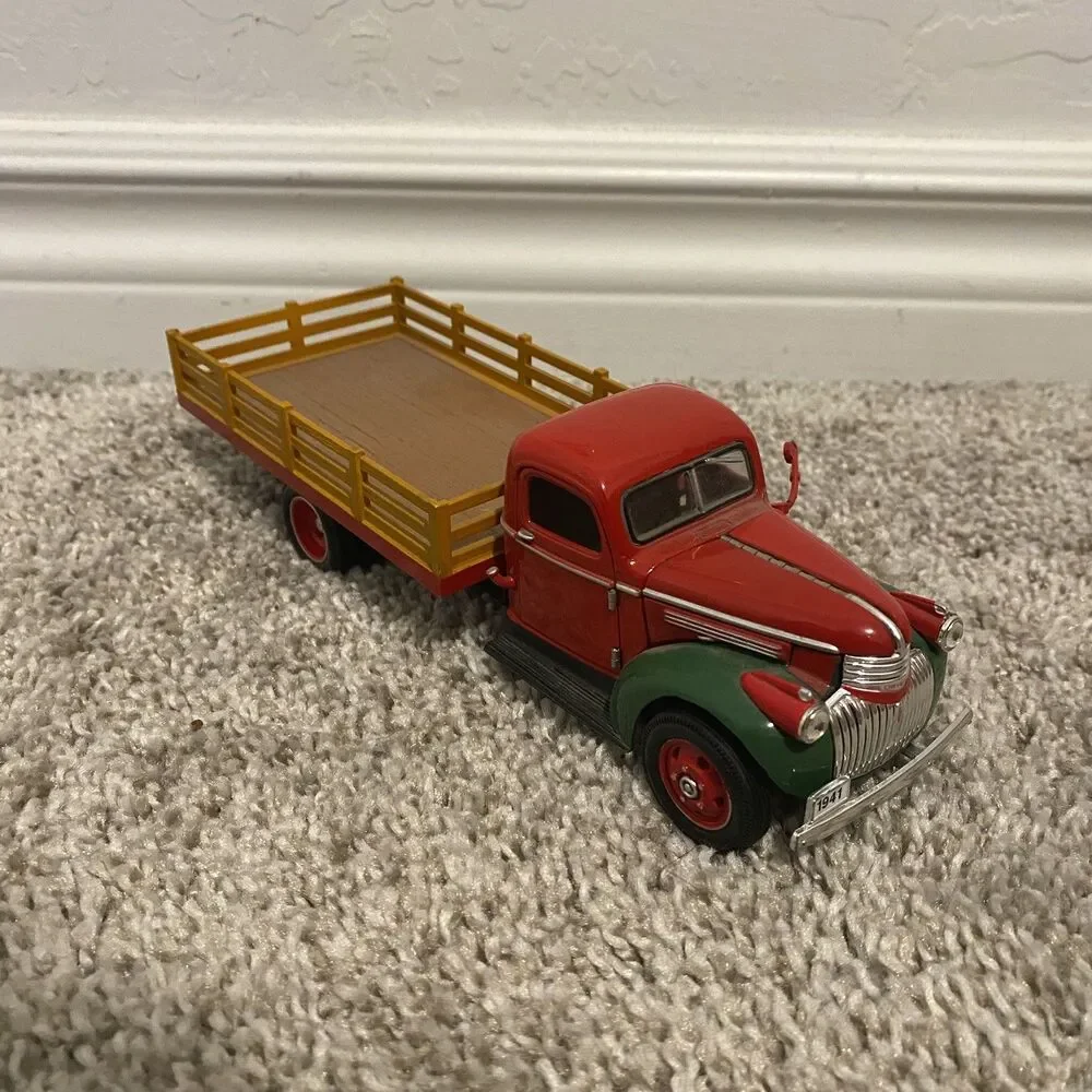 1941 CHEVY STAKE & PLATFORM TRUCK  1:32 scale National Motor Museum Mint